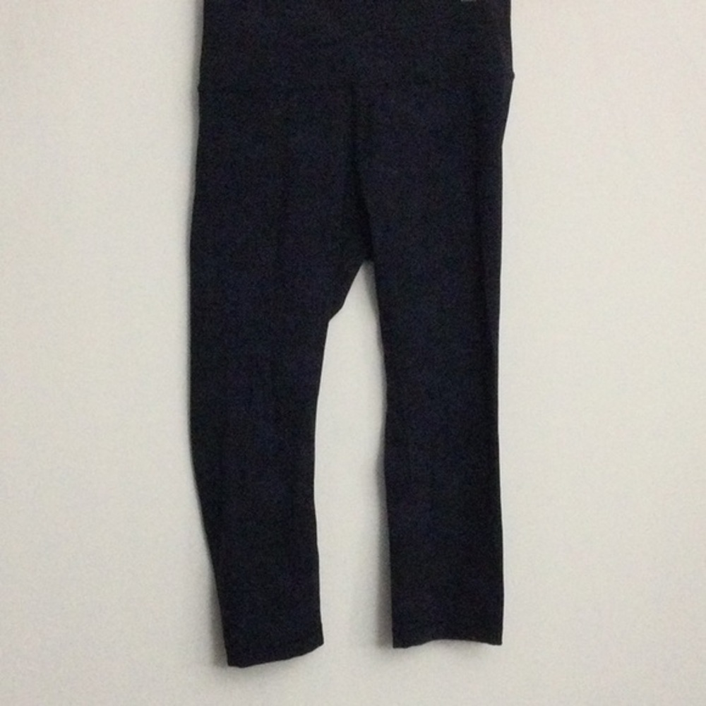 Lululemon Crops Size 8 Blue & Black